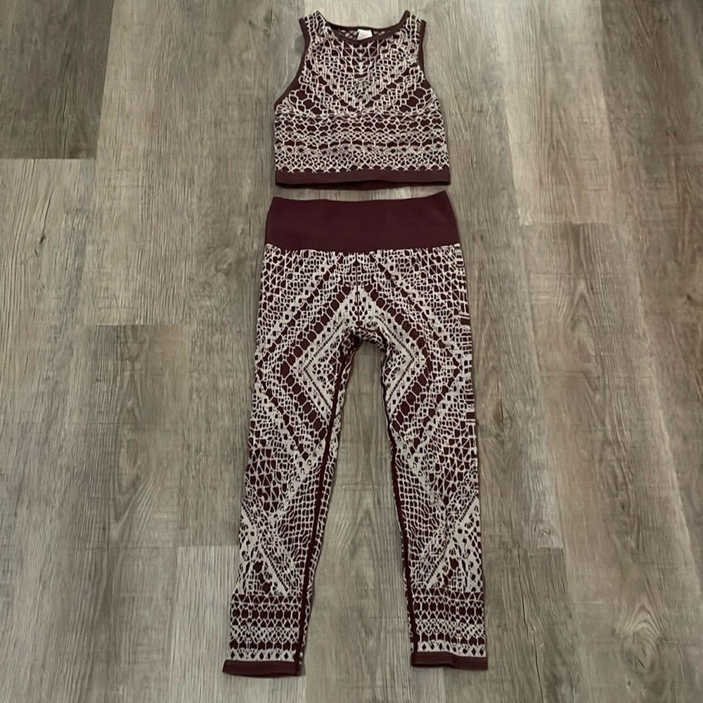 Fabletics Yoga Set - Top and Bottom - Size Small